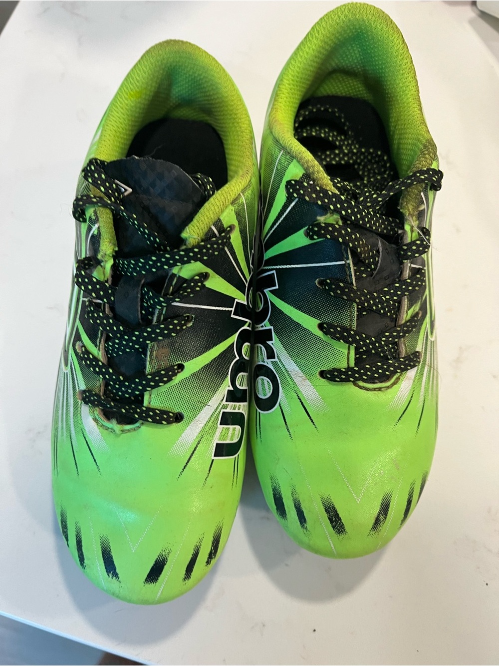 Umbro Kids 12 soccer cleats